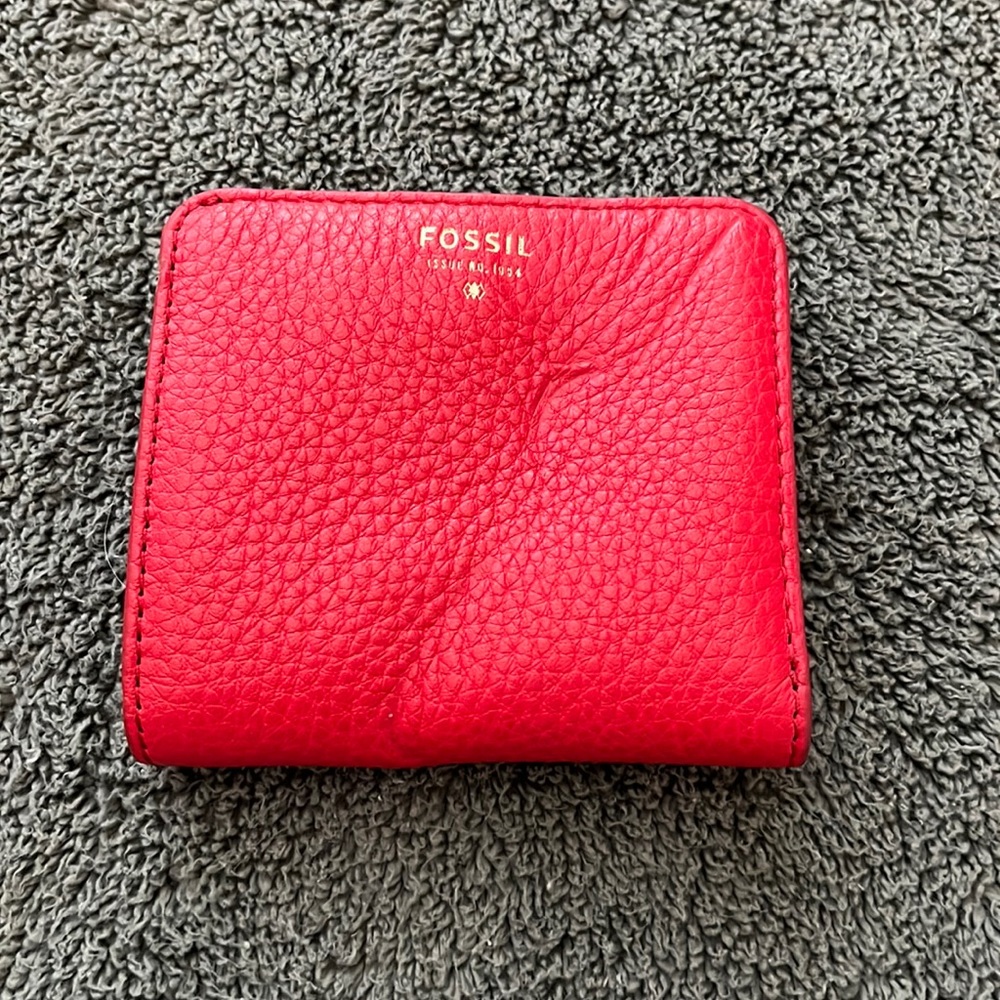 Good Condition Fossil Small Wallet - image 1